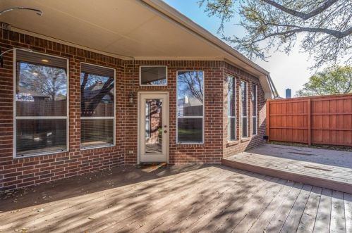 713 Sierra Ln, Lewisville TX  75028-7186 exterior