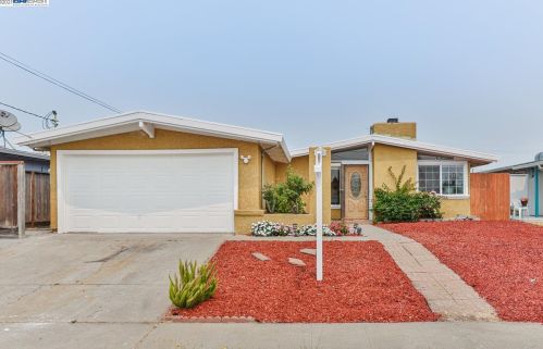 1683 Trowville Ln, Hayward CA  94545-4332 exterior