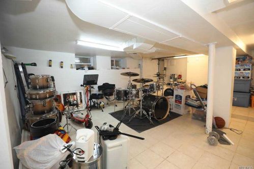 129 8 Ave, Mount Vernon NY 10550-4072 exterior