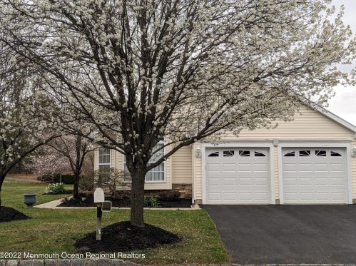 191 Skyline Dr, Lakewood, NJ 08701-5739