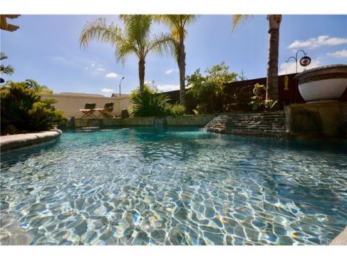 33631 Maplewood Ct, Temecula CA  92592-1835 exterior