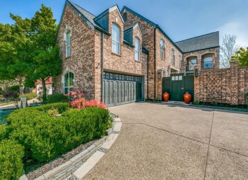 2816 Prestonwood Dr, Plano TX  75093-8849 exterior