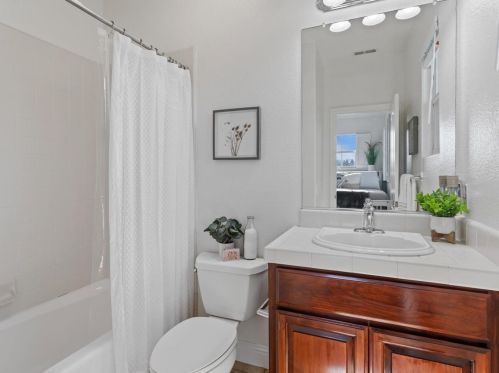 2075 Merlot Dr, Morgan Hill CA  95037-3883 exterior