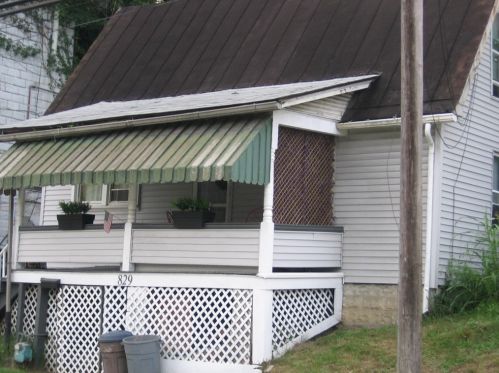 829 Main St, Bentleyville, PA 15314-1253