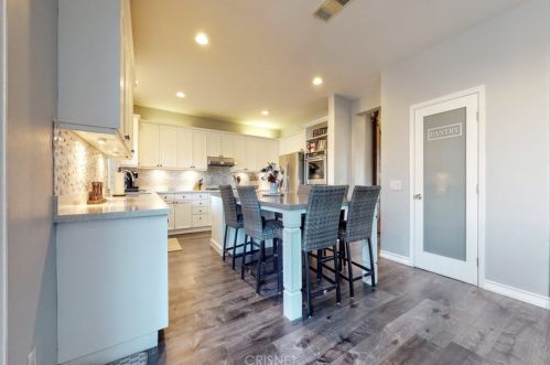 30416 Mallorca Pl, Santa Clarita CA  91384-4787 exterior