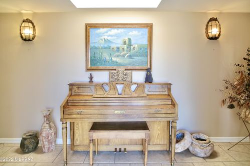 6541 Pomona Rd, Tucson AZ  85704-1823 exterior