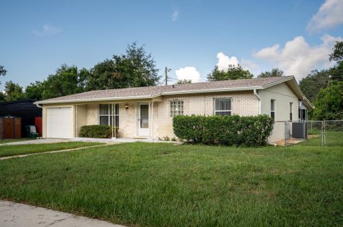 1460 Layton Ave, Deltona, FL 32725-5736