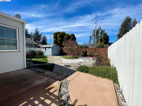 1325 136th Ave, San Leandro CA  94578-2549 exterior