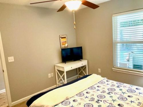 352 Park Ave, Defuniak Springs FL  32435-2611 exterior