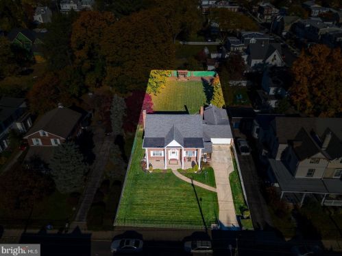 556 Leverington Ave, Philadelphia PA 19128-3314 exterior