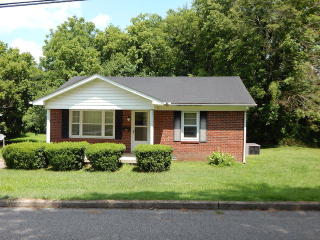 711 Williams St, Paris, TN 38242-3524
