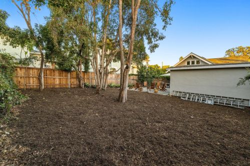 326 Micheltorena St, Santa Barbara CA  93101-1123 exterior