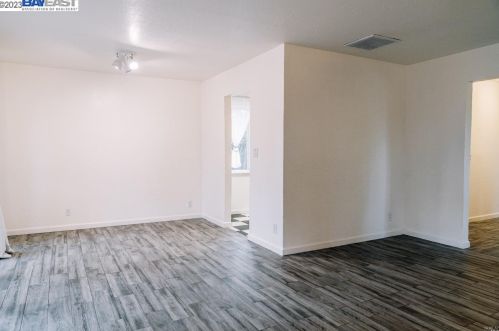 233 Monte Vista Ave, Vacaville CA  95688-3842 exterior