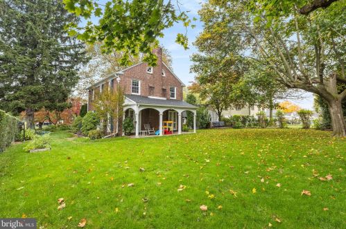 5 Division Ave, Willow Grove, PA 19090-3522