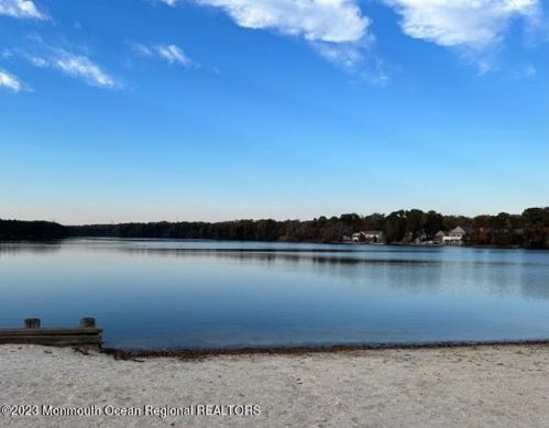 1768 Woodside Rd, Lacey NJ  08731-3360 exterior