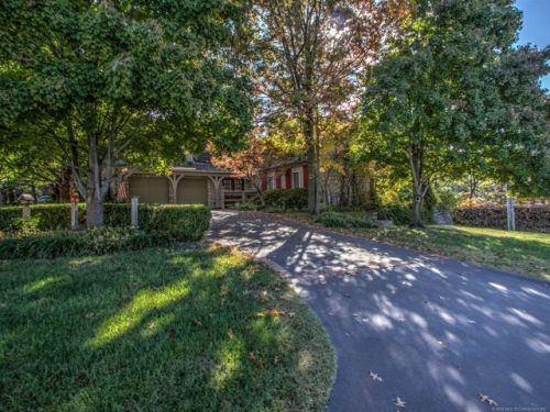 5202 78th Pl, Tulsa, OK 74136-8297