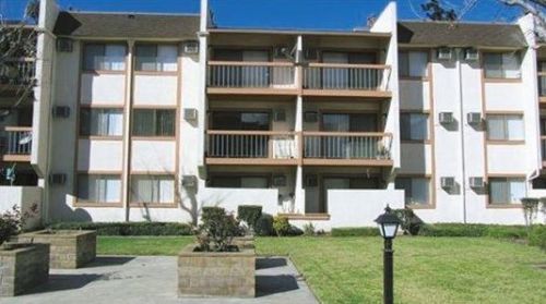 302 Merrill Ave, Rialto CA  92376-6356 exterior