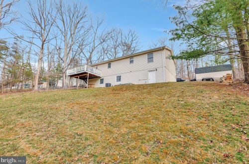 556 Grimes Golden Rd, Linden VA  22642-6313 exterior