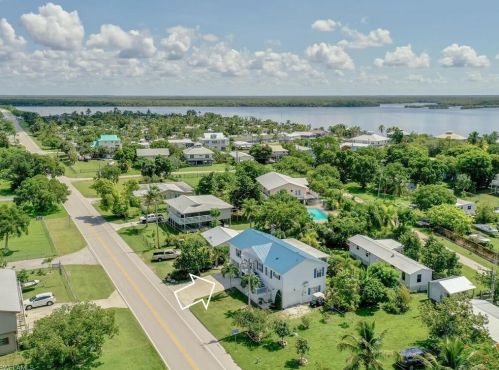 294 Smallwood Dr, Chokoloskee, FL