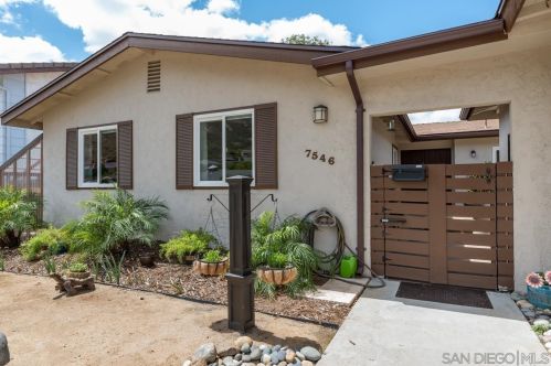 7546 Rowena St, San Diego, CA 92119-1243