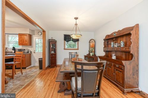 318 White Birch Dr, Riverton NJ  08077-4396 exterior