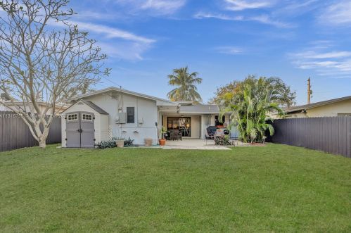 2003 37th Ave, Hollywood FL  33021-4320 exterior