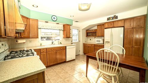 259 Nevada St, North Lindenhurst NY  11757-5204 exterior