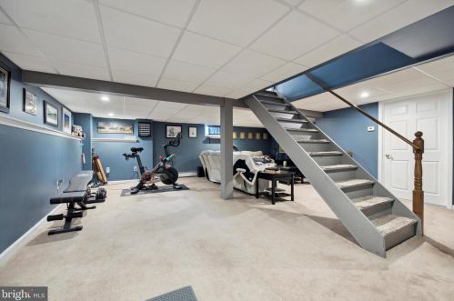 609 Crestwyck Dr, Norristown PA 19406-1574 exterior