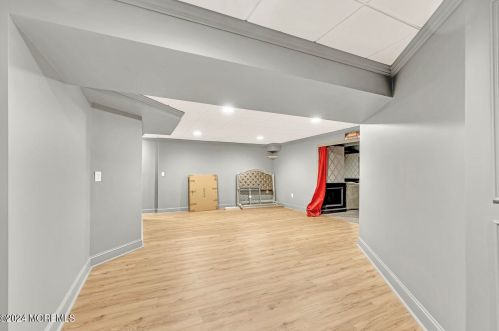 3 Equinox Ln, East Freehold NJ  07728-8652 exterior