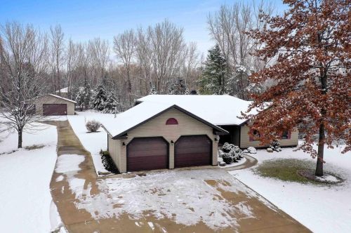 2649 Elmwood Rd, Green Bay, WI 54313-8413