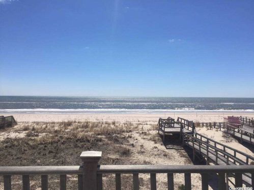 939 Dune Rd, West Hampton Beach, NY 11978-2950