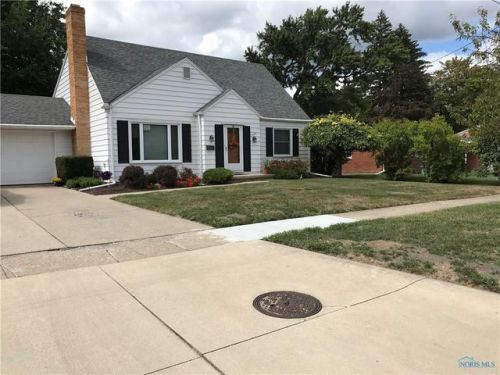 1055 Wall St, Maumee, OH 43537-3052