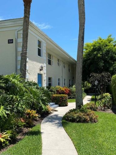350 10th Ave, Naples FL  34102-5076 exterior