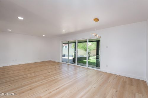 8112 10 Pl, Phoenix AZ 85014-1253 exterior