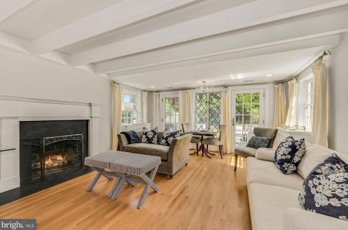 3255 P St, Washington, DC 20007-2756
