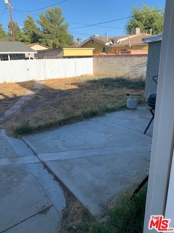 44606 Date Ave, Lancaster CA 93534-3516 exterior