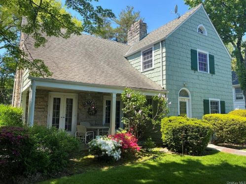 224 Mamaroneck Rd, Scarsdale, NY 10583-7215