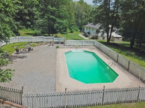 36 Pidgeon Hill Rd, Wantage NJ  07461-2729 exterior