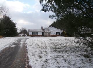 3764 Jones Rd, Diamond, OH 44412-9752