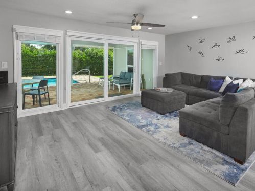 813 Buttonwood Ct, Marco Island FL  34145-2300 exterior