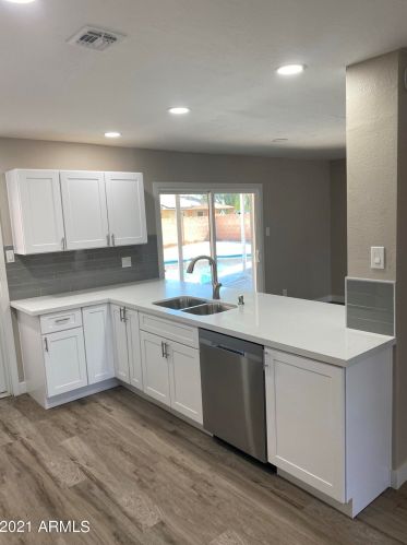 5615 Zoe Ella Way, Glendale AZ exterior