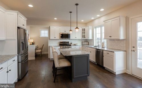 518 Delp Rd, Lancaster PA  17601-2956 exterior