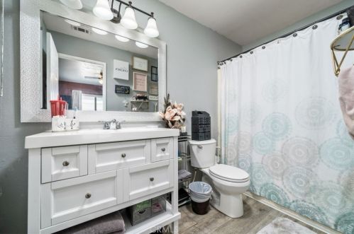 593 Award Dr, Colton CA 92324-2674 exterior