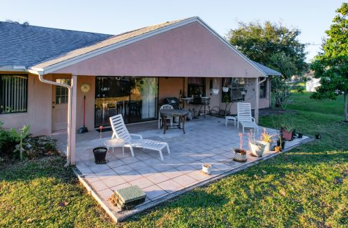 2115 Addison St, Fort Pierce FL 34984-4708 exterior