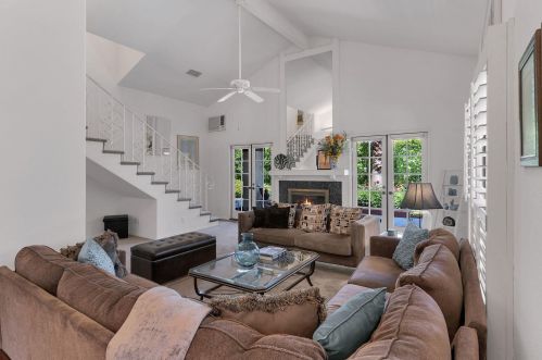 68 Calle Rivero, Rancho Mirage CA  92270-2253 exterior