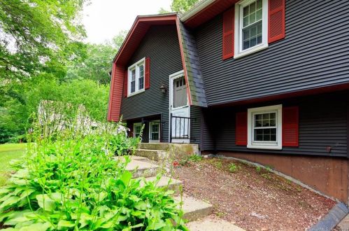 46 Sabin St, Putnam CT  06260-1842 exterior