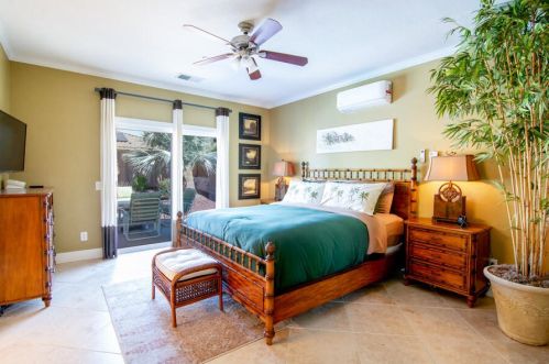 828 Mira Grande, Palm Springs CA  92262-1209 exterior