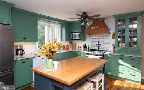 126 Dark Hollow Rd, Pipersville PA  18947-9369 exterior