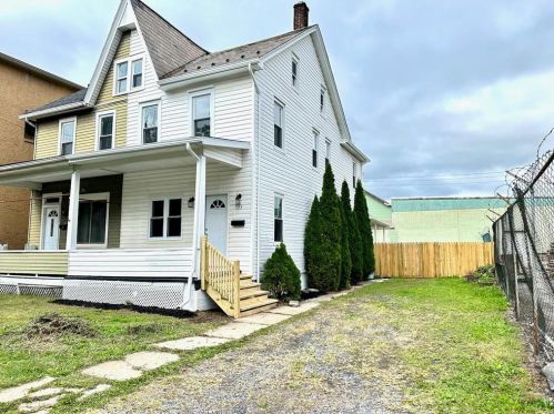 323 Lehigh Ave, Palmerton PA  18071-1809 exterior