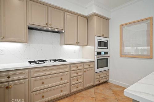 8 Nautical Mile Dr, Newport Beach CA  92663-2784 exterior